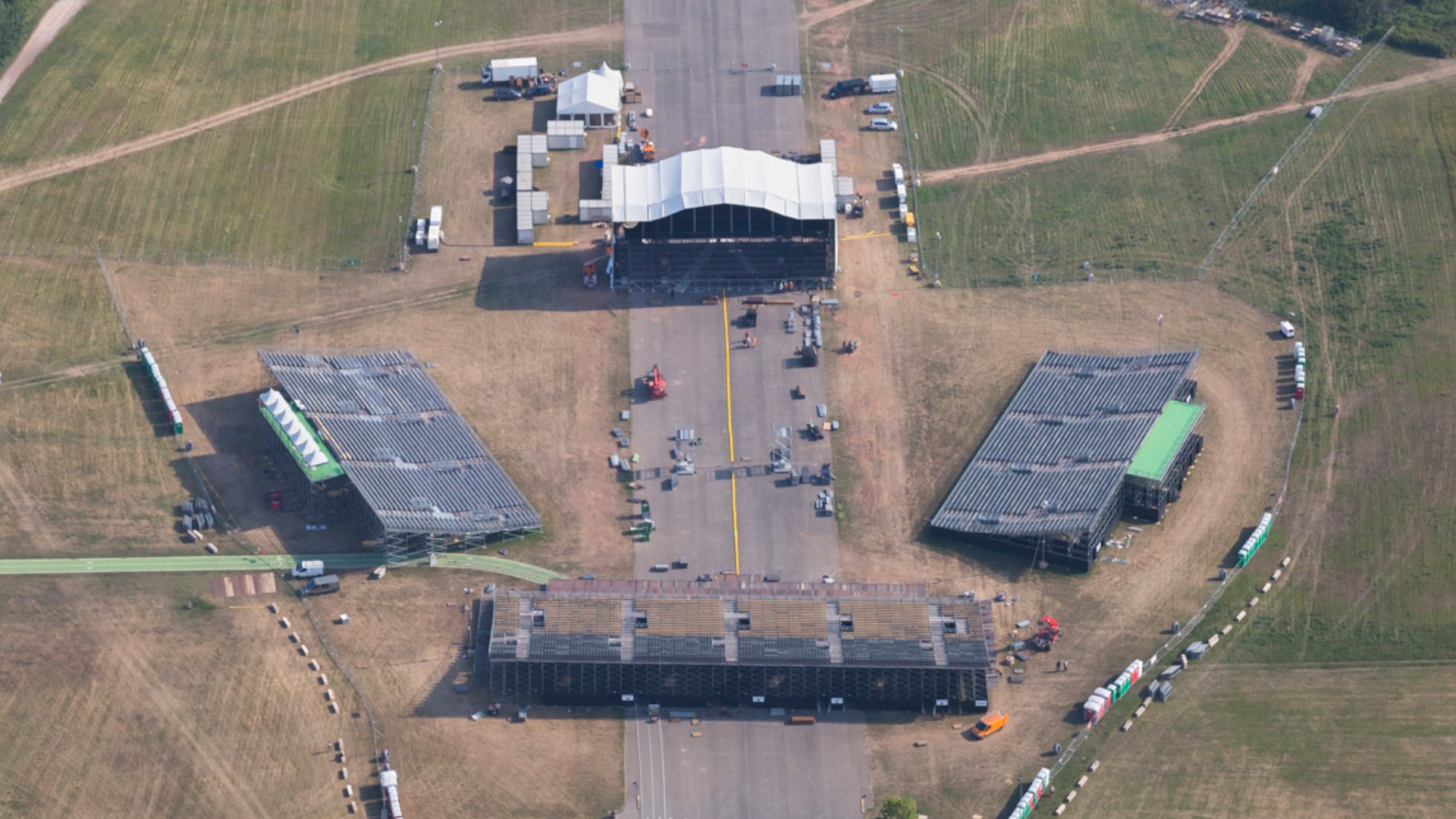 Location de tribunes exterieures pour concerts et festivales